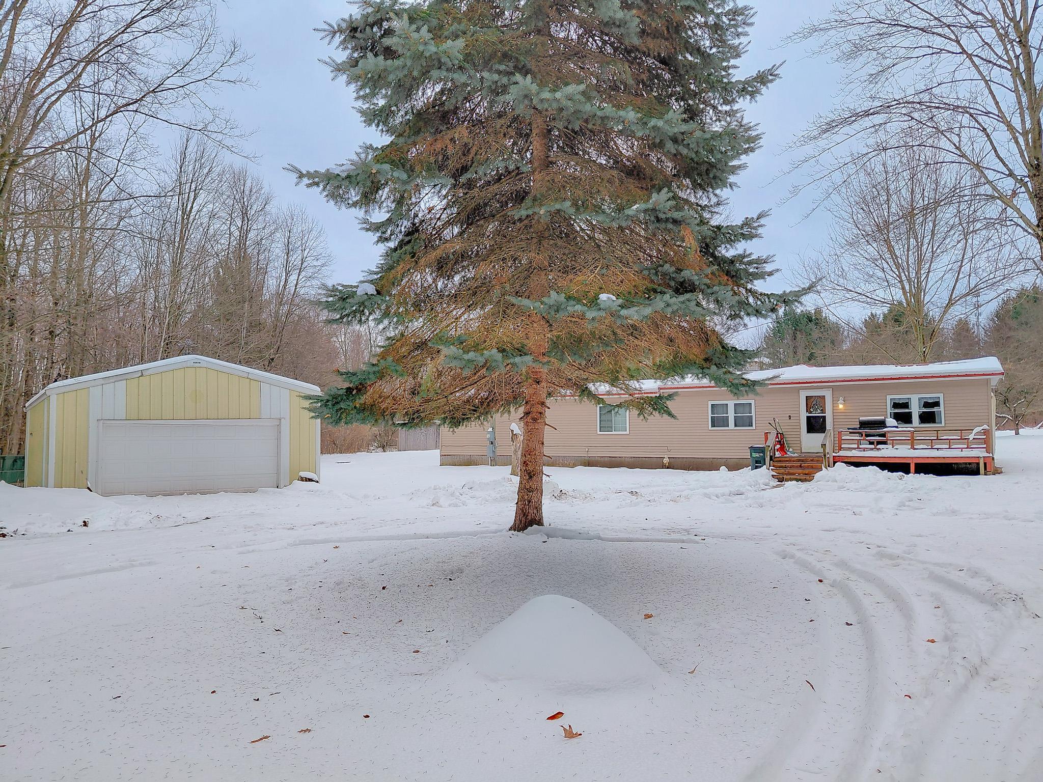 2240 Haskell Lake, Harrison, MI