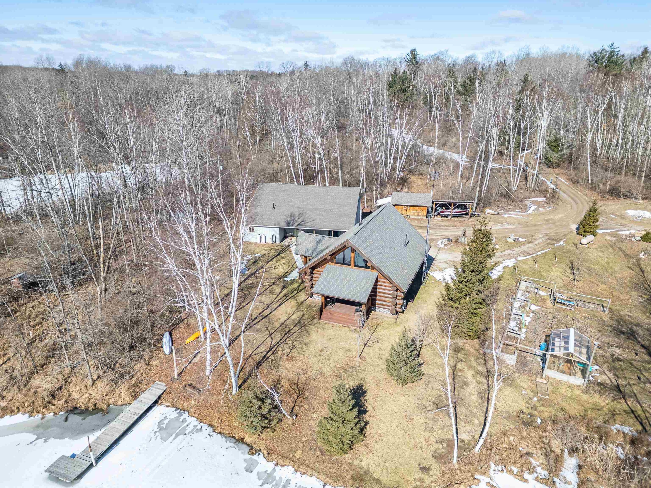 5330 Scottish Hills Dr, Gladwin, MI