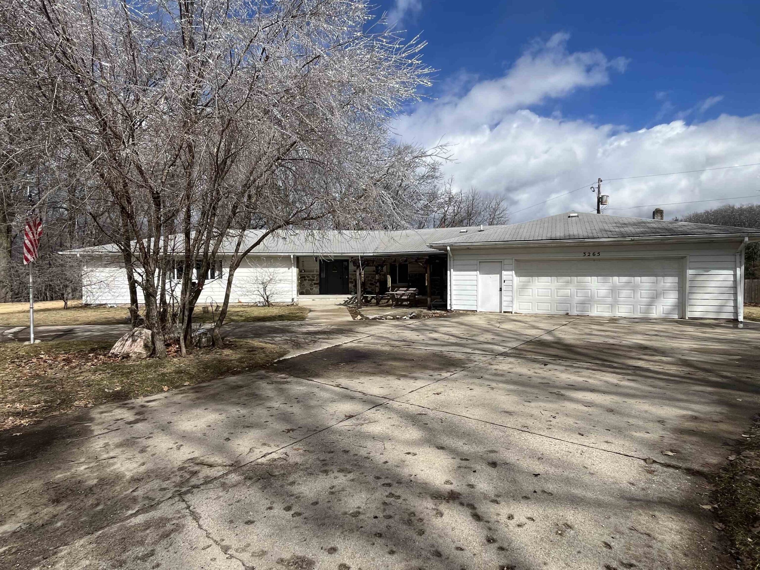 3265 Bischoff, Harrison, MI