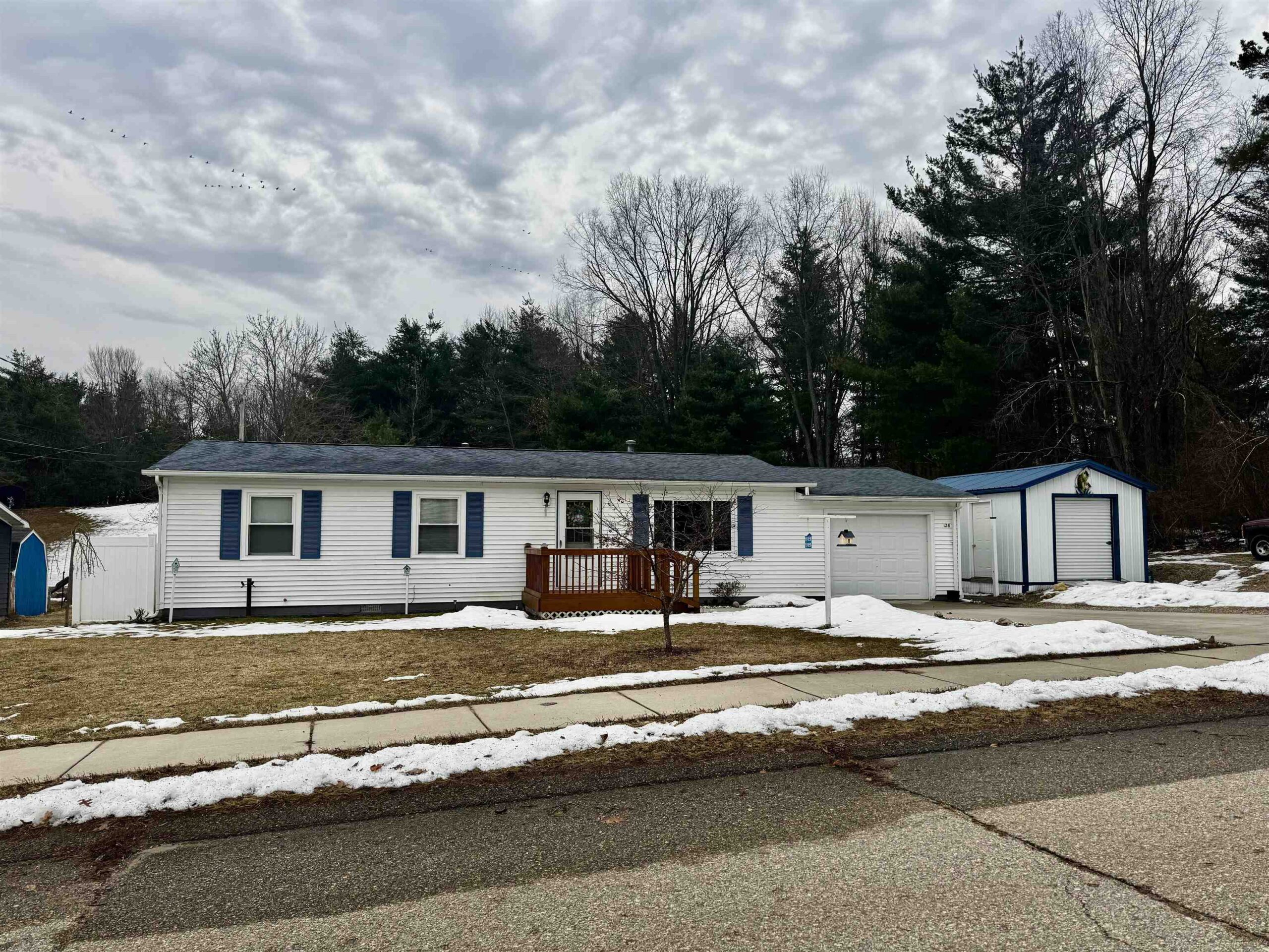 128 Bond, Harrison, MI