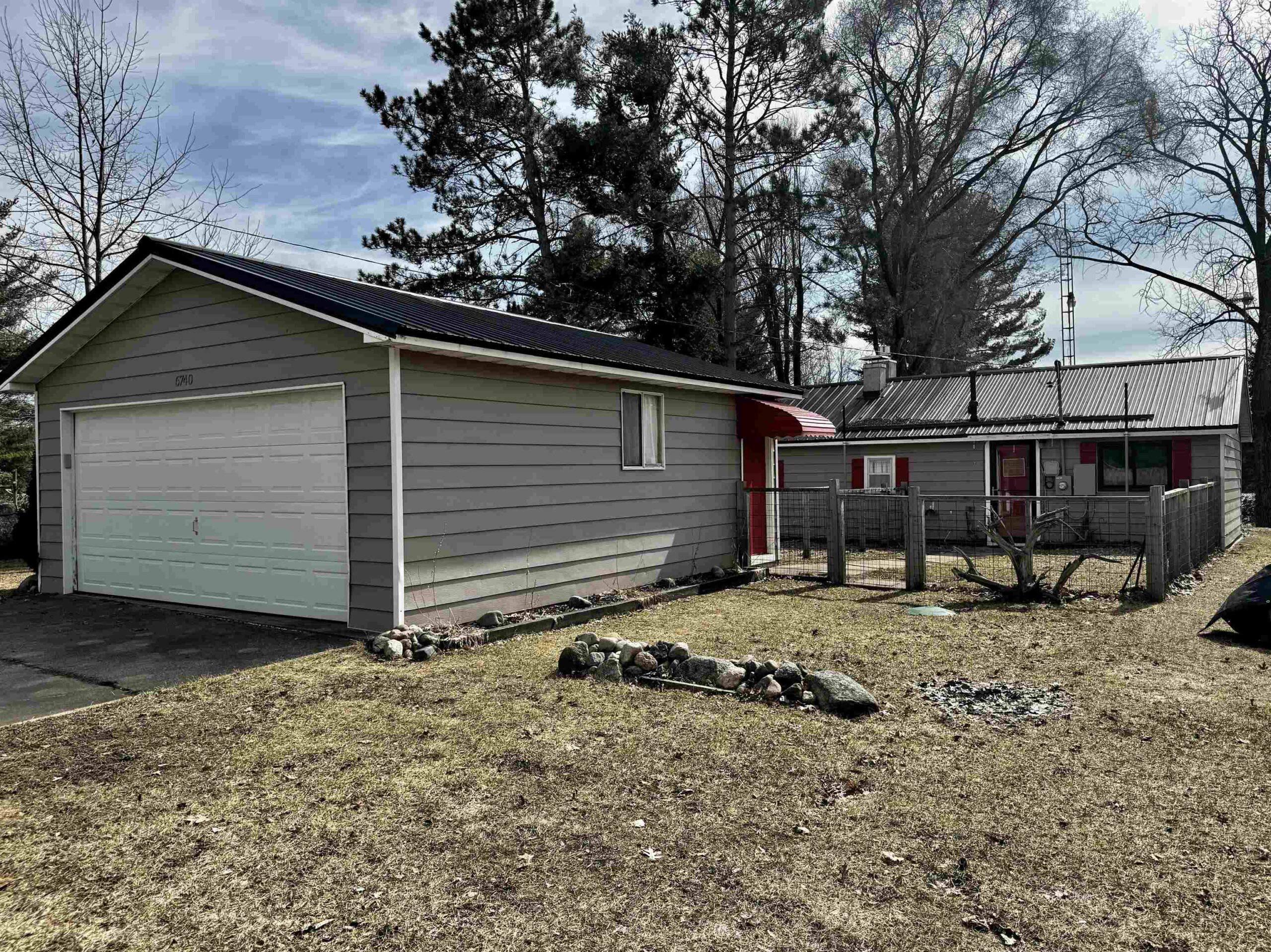 6740 Ridge, Harrison, MI