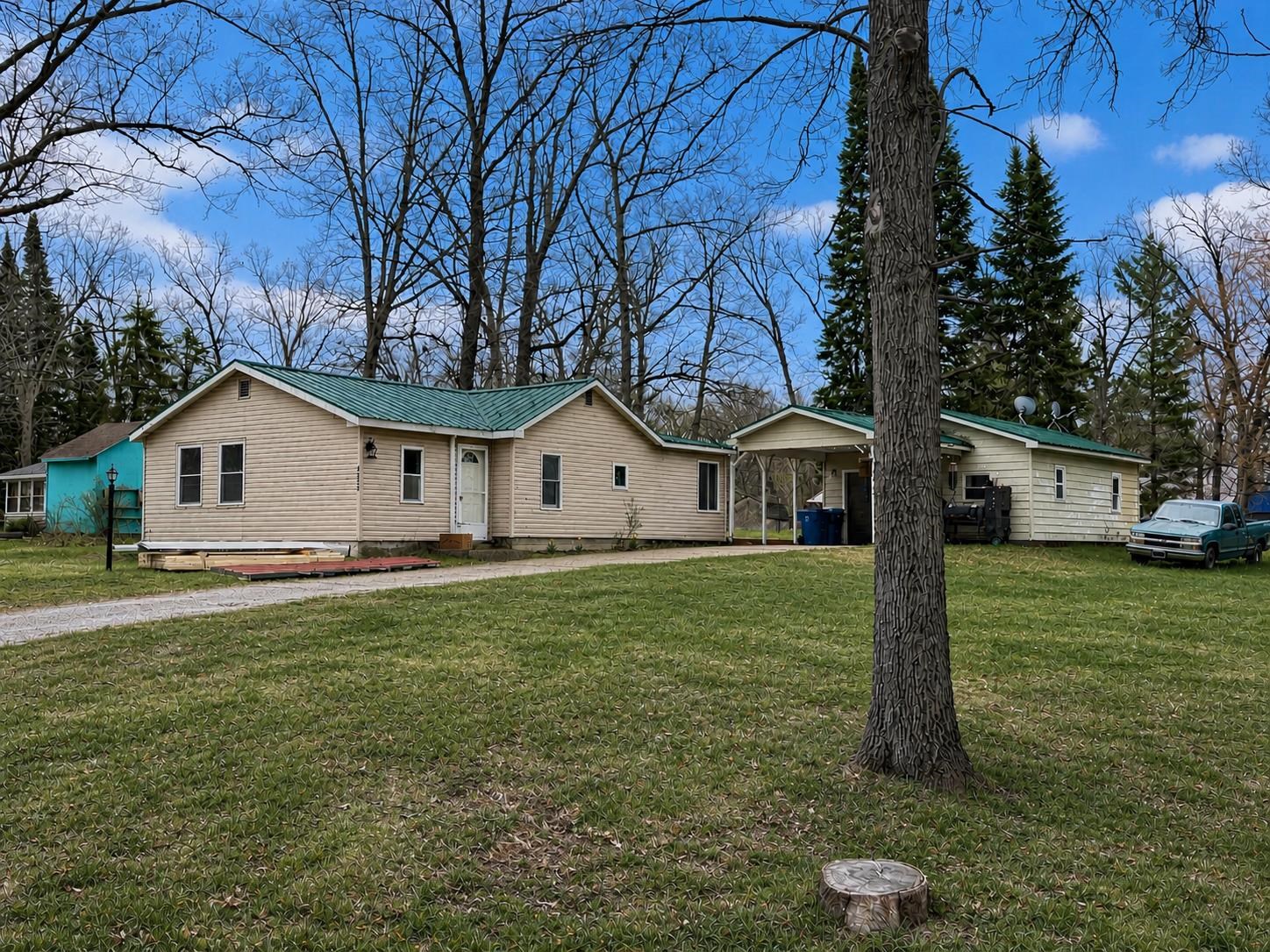 6862 Railroad, Harrison, MI