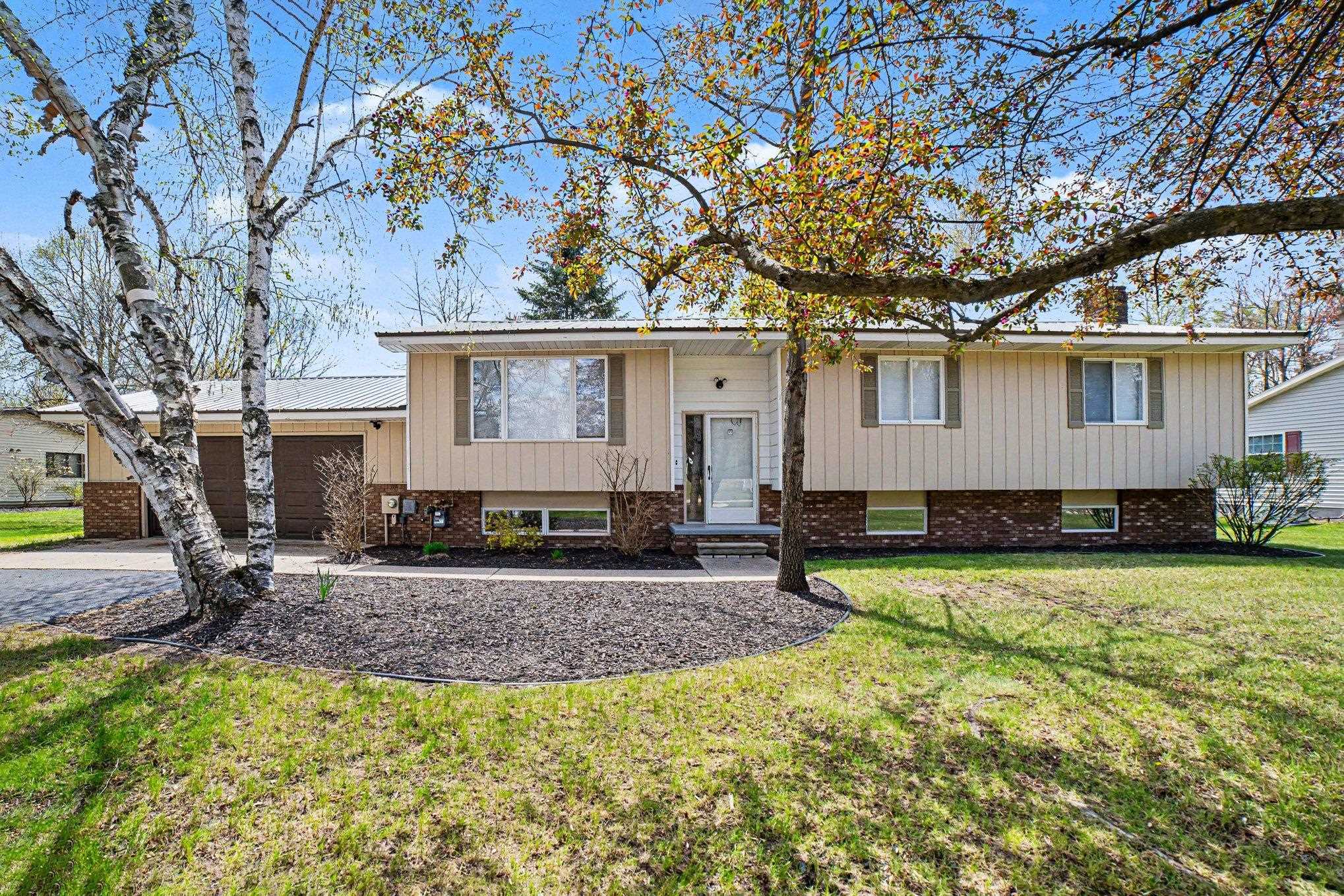 3431 Maradee, Farwell, MI