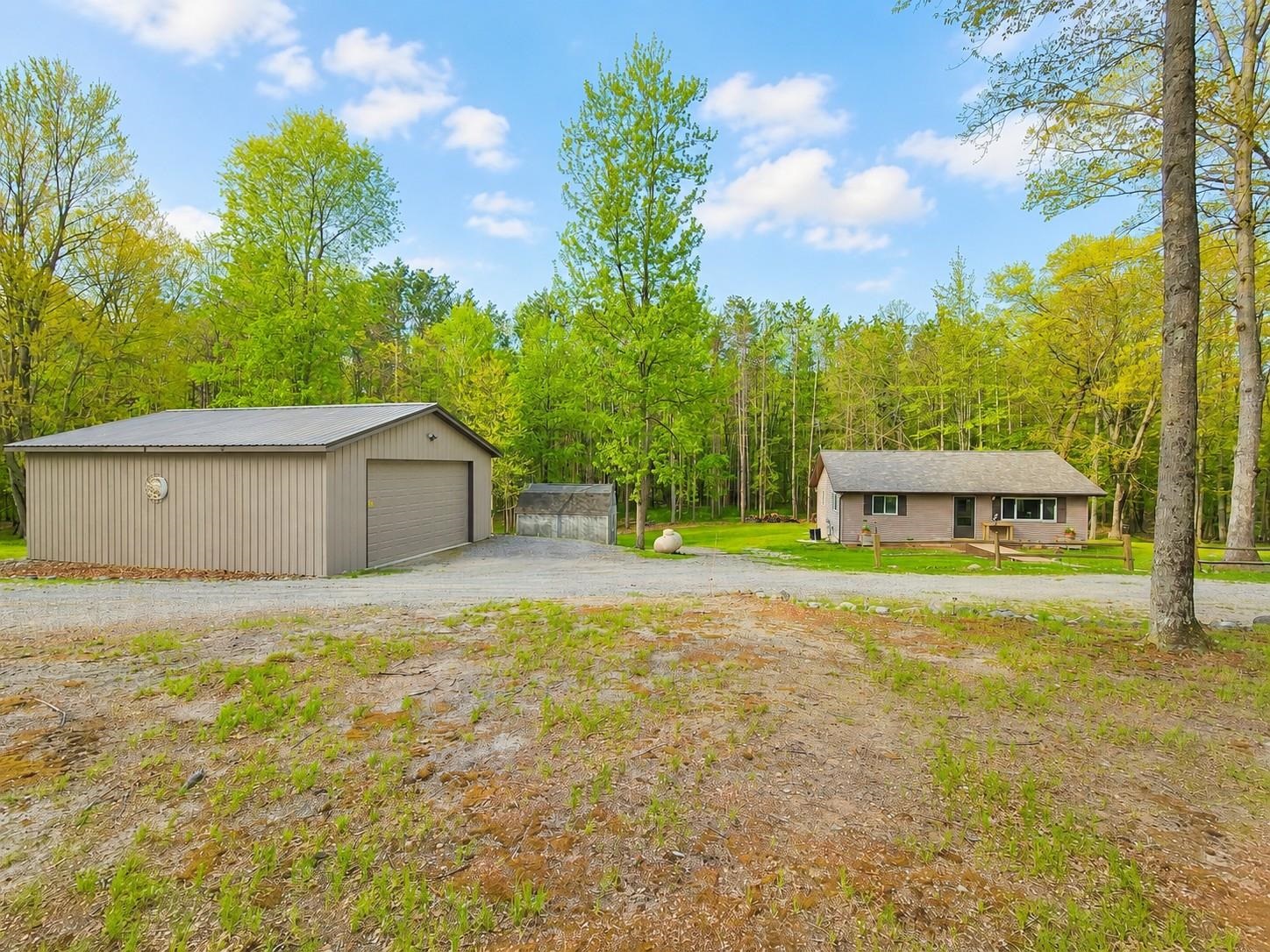 5100 Badger, Farwell, MI