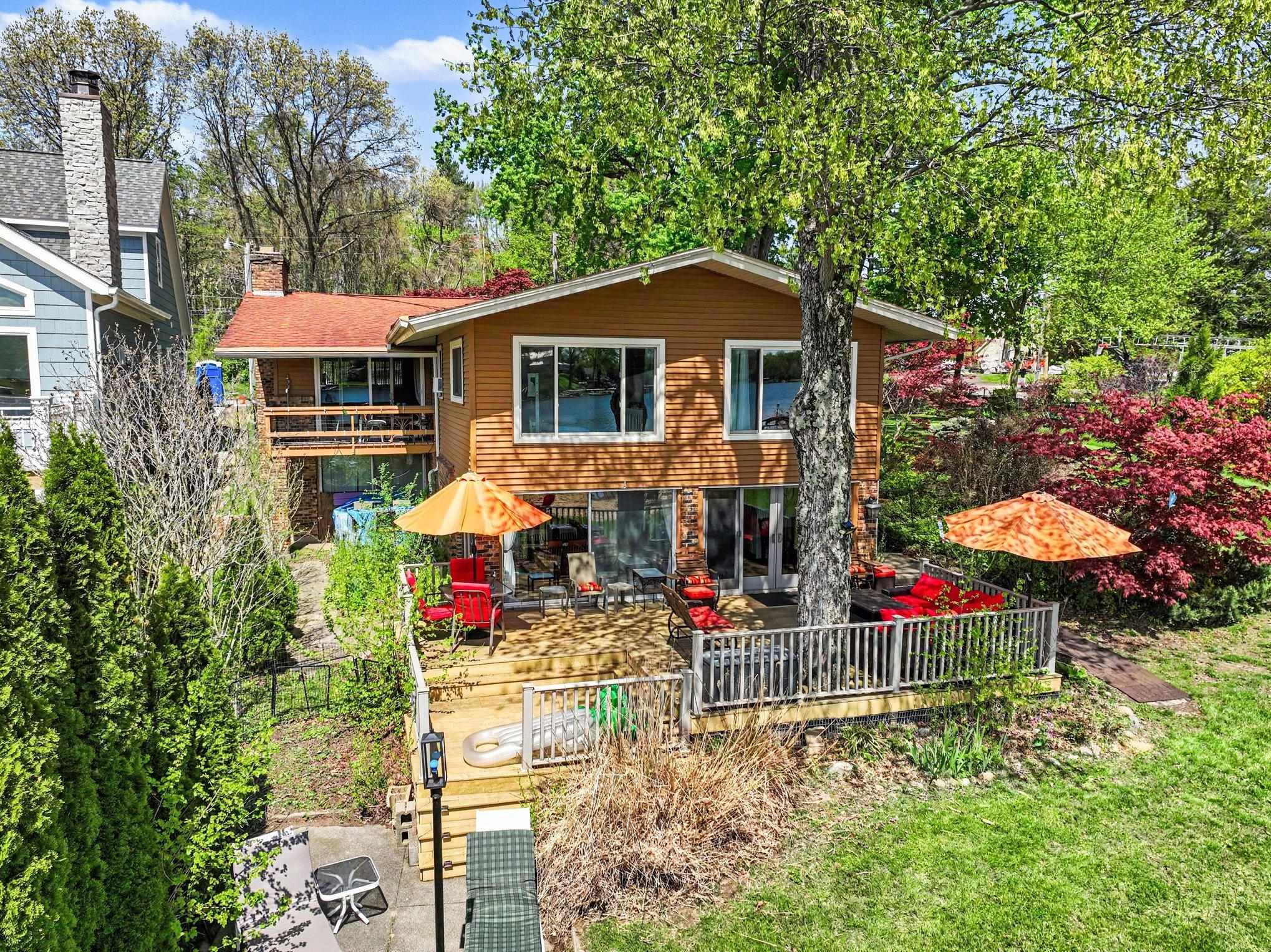 50575 Lakeshore, Dowagiac, MI