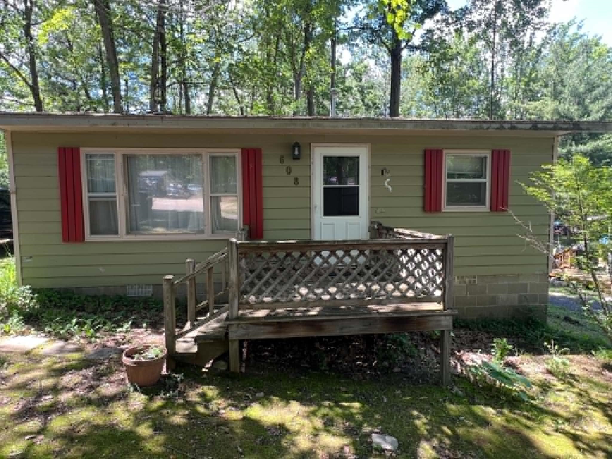 608 jill, Harrison, MI